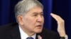 Сколько стоят честь и достоинство президента Кыргызстана? Почему в стране усилились атаки на независимые СМИ