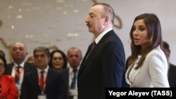 Президент Азербайджана Ильхам Алиев с женой Мехрибан Алиевой