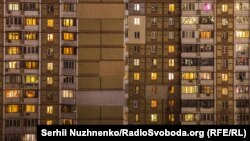 Огни домов в Киеве во время всеобщей самоизоляции, 25 марта (Сергей Нужненко)