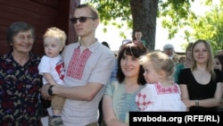 Дмитрий и Наста Дашкевичи с детьми. 2017 год 