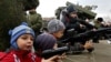 Власти "ДНР" разрешили гражданам иметь боевое оружие 