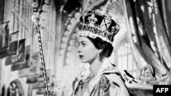 Королева Елизавета II в фотографиях: 96 лет жизни и 70 лет на троне