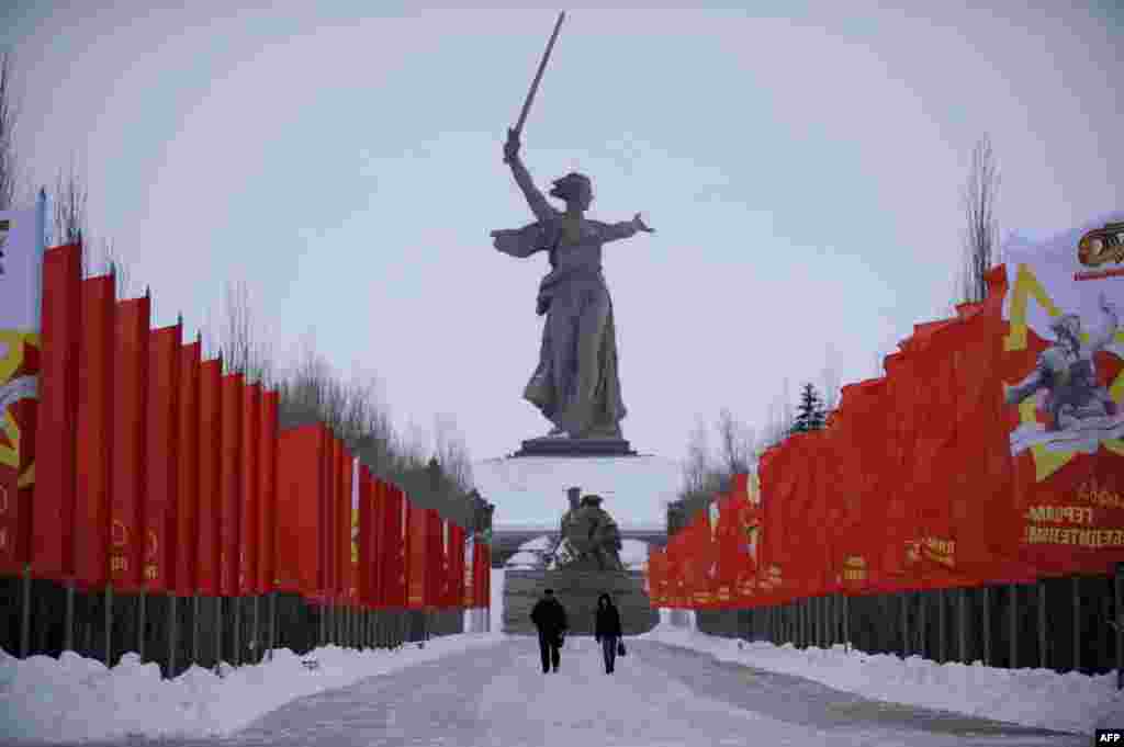 Монумент &quot;Родина-Мать&quot;, воздвигнутый на Мамаевом кургане в Волгограде после войны.&nbsp;
