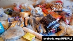 Продукты, переданные в тюрьму одному из политзаключенных