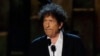 Нобелевскую премию по литературе получил певец и композитор Боб Дилан