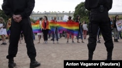 Акция в защиту прав ЛГБТ-людей в Санкт-Петербурге в 2017 году, архивное фото