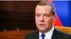 Медведев объяснил Конституцию. Проверяем факты