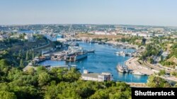 Вид на Севастополь и Севастопольский морской порт. Архивное фото