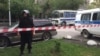 После 14 часов осады новосибирская полиция ворвалась в штаб Навального в поисках бомбы. Троих задержали