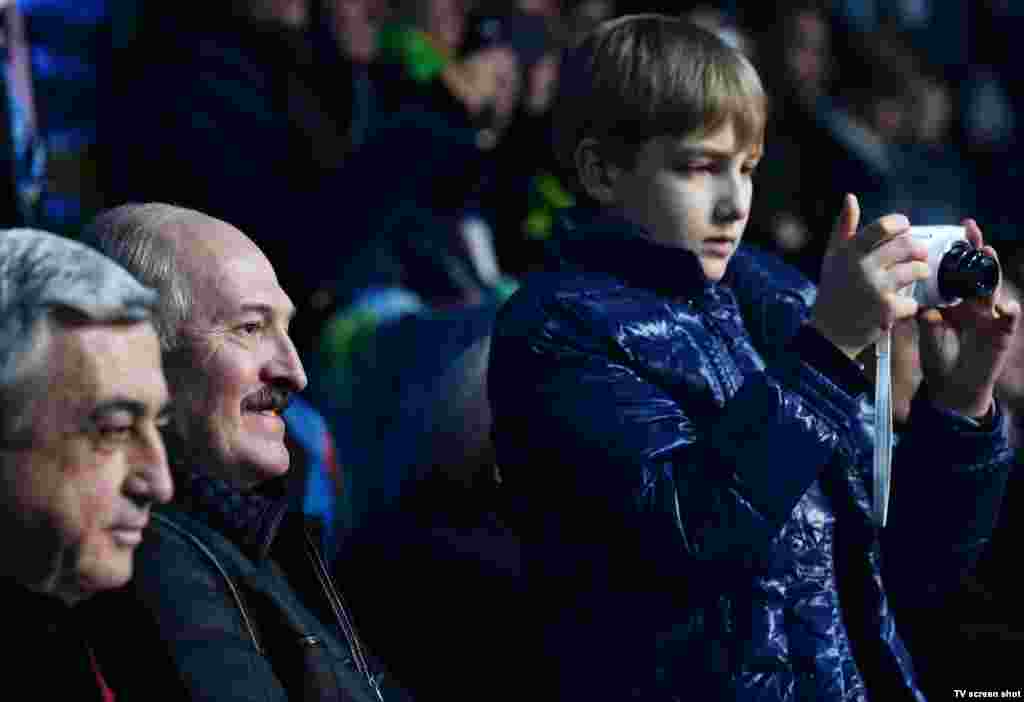 Александр Лукашенко с сыном Николаем на Олимпиаде в Сочи. 2014.