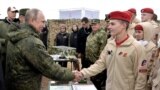 "Я предполагаю, что будет частичная мобилизация". Военный эксперт объясняет военные планы Кремля на зиму после референдумов на Донбассе