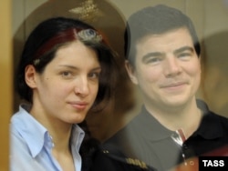 Евгения Хасис и Никита Тихонов в Мосгорсуде, 2011 год