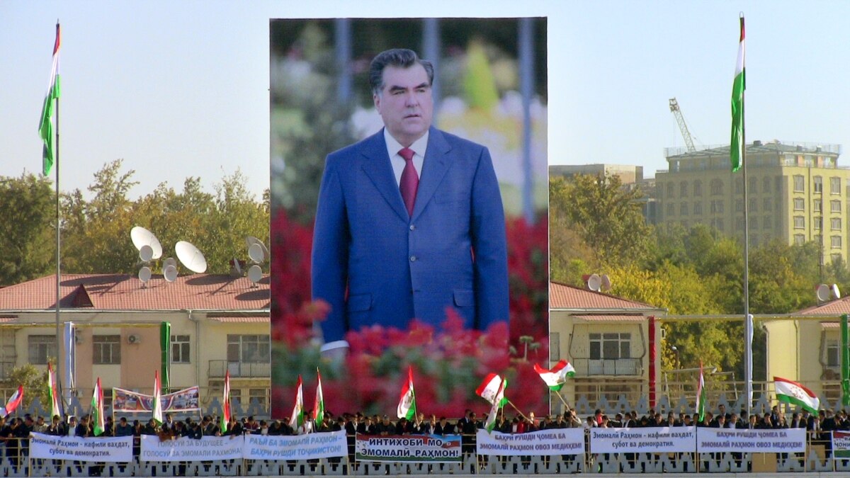 Таджикский президент стал неприкосновенным до конца жизни