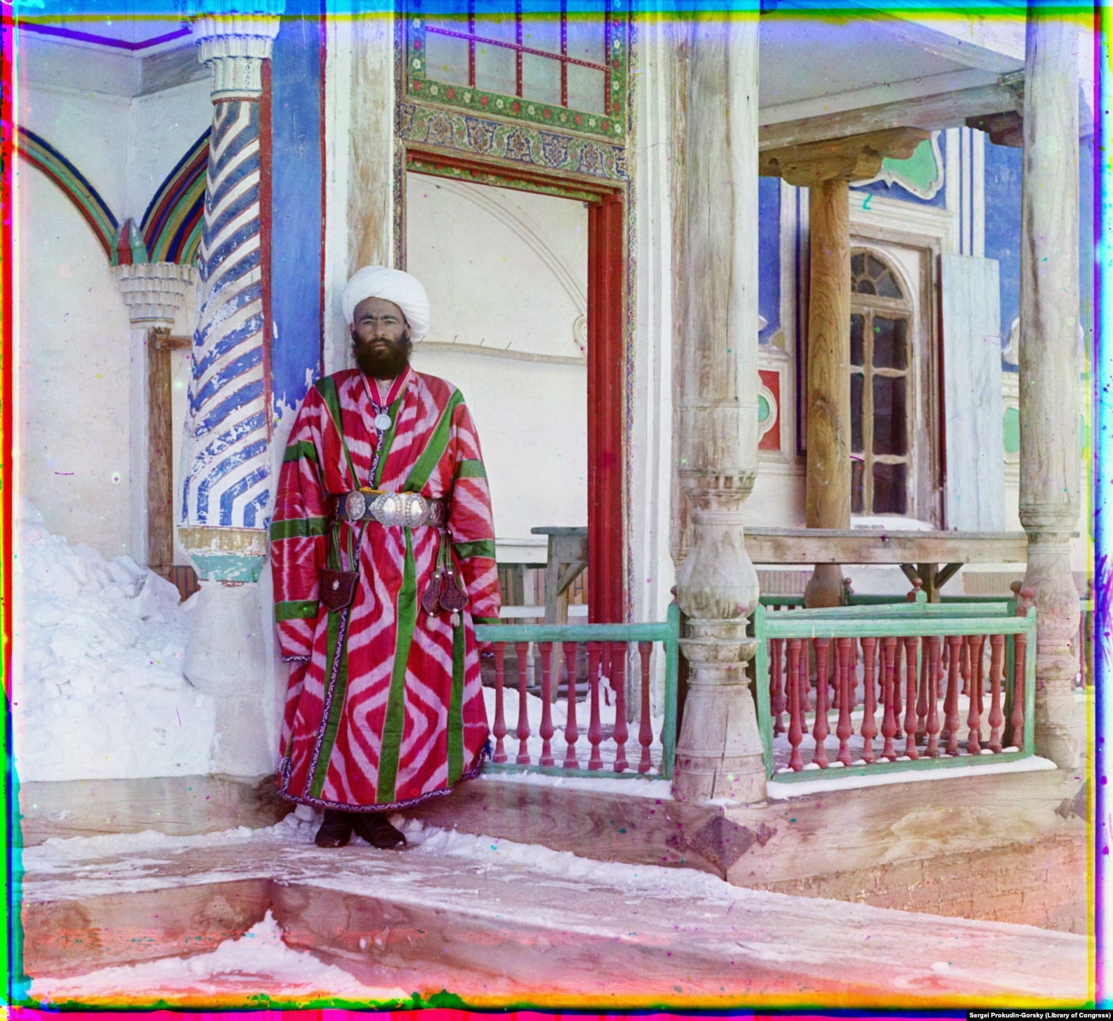 Сановник возле дворца эмира в Бухаре