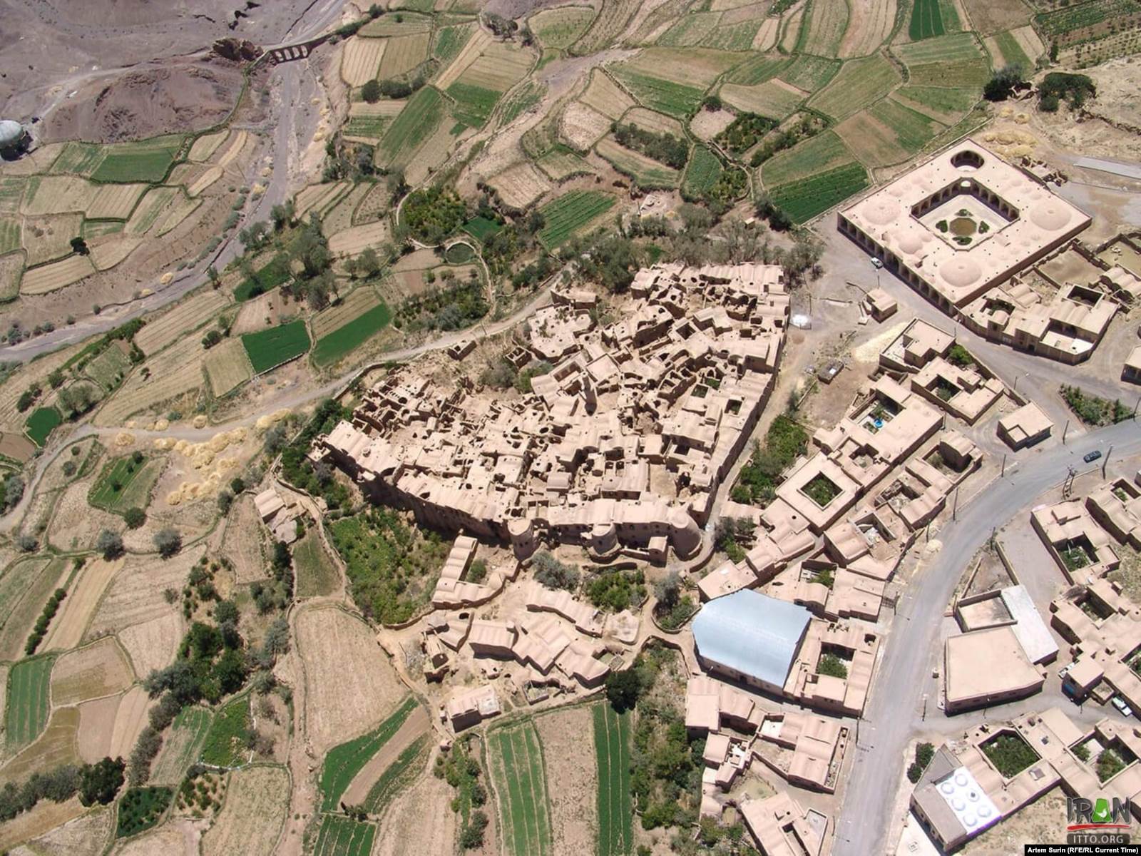 Снятая с дрона заброшенная деревня в Иране. Фото: Артемий Сурин