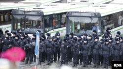 Полиция недалеко от места проведения марша в Москве