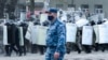 СК завел уголовное дело, обвинив протестующих во Владикавказе в нападениях на силовиков
