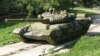 Зачем Россия закупает надувные танки и зенитные комплексы