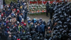 Защитники "Площади Перемен" в Минске перед зачисткой и массовыми арестами 15 ноября