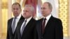 Слева направо: глава российского МИДа Сергей Лавров, посол США в России Джон Салливан и президент России Владимир Путин