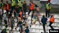 Столкновения болельщиков на матче Англия-Россия 11 июня
