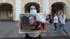 "Цель – тянуть время, чтобы невозможно было установить яды". Эксперты – о диагнозе Навального и отказе перевозить его в Германию