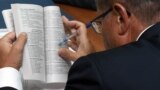 В России за подозрение в получении взятки в $2 млн арестован министр экономического развития