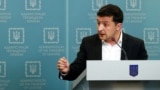 Президент Украины Владимир Зеленский на брифинге в Киеве, посвященном "формуле Штайнмайера" и ситуации на Донбассе. 1 октября 2019 года