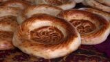 Намаз - не время для воровства: как бишкекские пекари воспитывают честность в покупателях