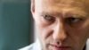 Навальный потребовал "аккуратно упаковать" и вернуть ему одежду, в которой он был в день отравления