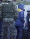"Рассказать, как Украина морит их голодом": Россия снимает пропагандистские ролики в оккупированных Олешках