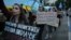 "Нафталиновая "советщина", которой не должно быть в армии". Что говорят участники протестов против отставки министра обороны Украины