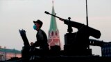 Проезд военной техники перед репетицией парада Победы в Москве
