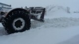Пенсионерку в Казахстане заставили извиниться за снег