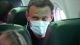 "Я в отсутствие адвоката говорить ничего не буду". Как задержали Алексея Навального