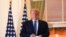 Moldova - președintele american Donald Trump, la Casa Albă, fără mască, după întoarcerea de la spitalul militar unde fusese tratat pentru Covid-19, Washington, 5 octombrie 2020.
