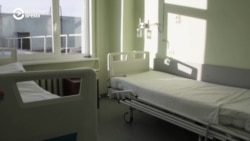 "Они в зоне риска и могут быть завербованы". Что известно о массовом увольнении россиян и белорусов из больницы в Даугавпилсе