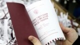 "Исходили из того, что это меньшее зло": Виктор Шейнис – о том, как писалась Конституция РФ