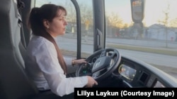Лилия Лайкун за рулем автобуса