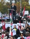 Акции сторонников и противников Орбана в Будапеште: как партии "Фидес" и "Тиса" готовятся к выборам
