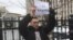 Одиночные пикеты в поддержку заключенного Ильдара Дадина, фото Сергей Ожич, ОВД-инфо