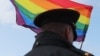 "Неизвестно, что хуже". Перекрестная дискриминация ЛГБТ-мигрантов в России