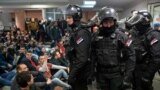 Четыре месяца протеста. Почему демонстранты захватили госТВ в Сербии