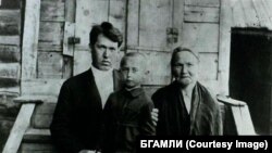 С сыном и матерью в Яранске, 1932 год