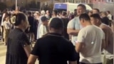 В Актау уже несколько дней нет электричества в нескольких районах, жители вышли на протесты