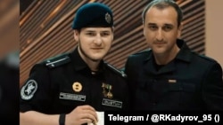 Адам Кадыров получает награду от Минобороны непризнанной Абхазии