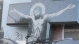 Культ смерти: россиянам объясняют, что их ждет рай и что умереть за родину – почетно