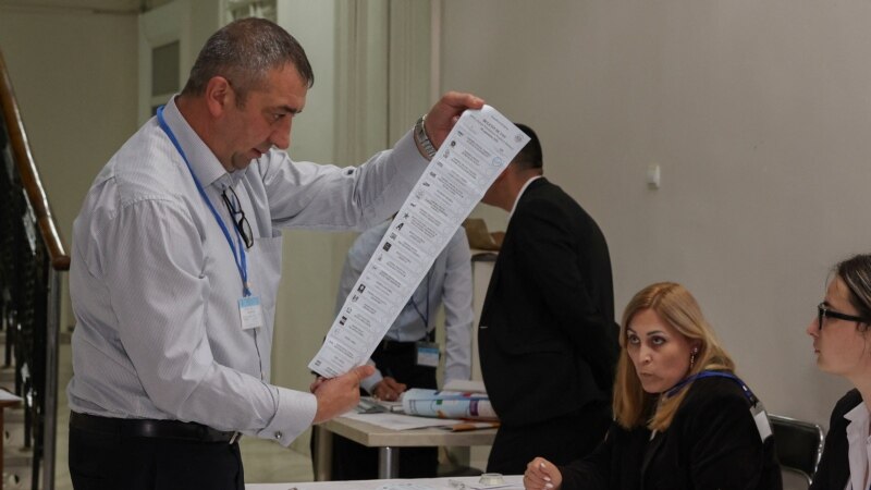 В Молдове на парламентских выборах лидирует правящая проевропейская партия PAS