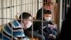 Подростка в Гомеле обвиняют в хранении "коктейля Молотова" и участии в беспорядках. Он болен эпилепсией и жалуется на избиения