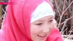 Кыргызстан: верующие требуют школы "только для девочек"